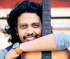 Nakash Aziz is excited about his upcoming romantic single, Heeriye
