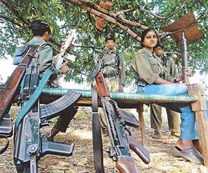 Two Naxals with bounty Rs. 31 lakh arrested in Maharashtra's Chandrapur district