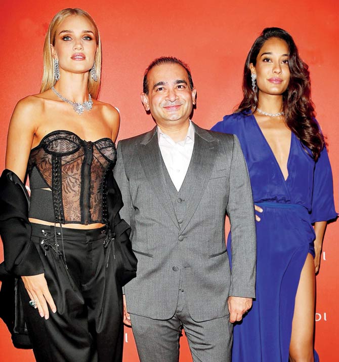 Nirav Modi (centre). File pic