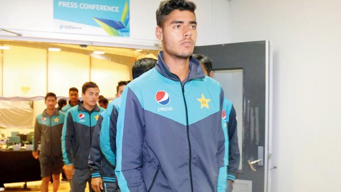 Pakistan players arrive for lunch after their U-19 World Cup match against Afghanistan was abandoned due to wet weather. Pic/ICC