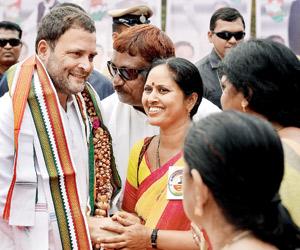 Rahul Gandhi: Narendra Modi drives by just looking in rear view mirror