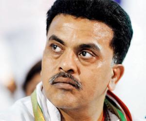 Mumbai's Congress President Sanjay Nirupam detained during 'Pakoda Protest'