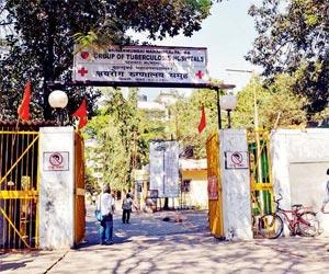 Sewri TB Hospital gets 3,000 adult diapers from wholesale manufacturer