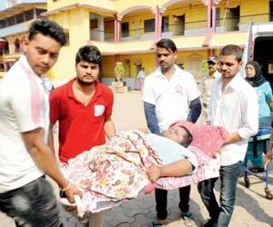 Mumbai: Malvani teen goes to HSC exam centre in ambulance