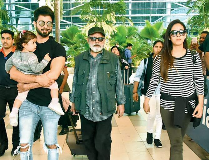 Shahid Kapoor with wife Mira, father Pankaj Kapur and daughter Misha
