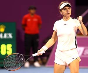 Worried Simona Halep wins on return in Qatar, Caroline Wozniacki eases