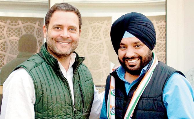 Rahul Gandhi (left) with Arvinder Singh Lovely. Pic/PTI