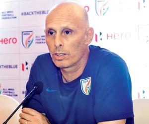Football coach Constantine considers players as family, says Jackichand Singh