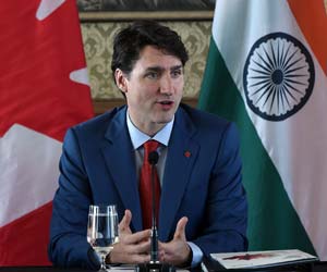 Khalistani terrorist, Jaspal Atwal, poses with Justin Trudeau at Mumbai event