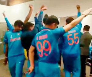 Rahul Dravid, U-19 team groove to Baby Doll in New Zealand