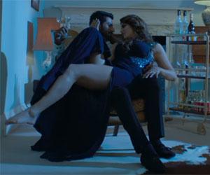 Urvashi Rautela-Vivan Bhathena's new song from Hate Story 4 is a passionate on