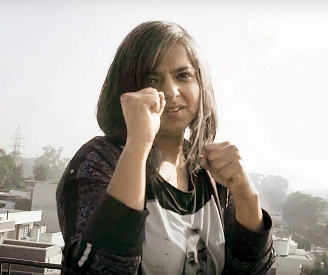 Varnika Kundu in the video