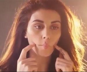 Loveratri girl Warina Hussain's video is totally turning up the heat