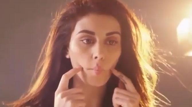 Loveratri girl Warina Hussain's video is totally turning up the heat