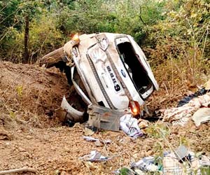 Vasai family cheats death after car falls into ravine