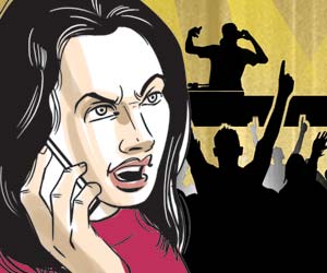 Mumbai: Are cops at control room giving away callers' identities?