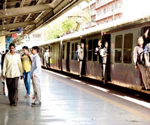 CSMT local to Roha-Pen goes viral