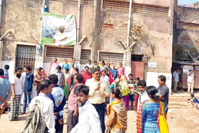 Antop hill slum dwellers forced to defecate in the open as toilet shuts down 