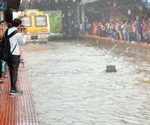 Mumbai: BMC gives CR Rs 58 cr to widen clogged drains near Sion, Kurla stations