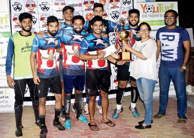 UK United with the Mumbai Challenge Cup winner