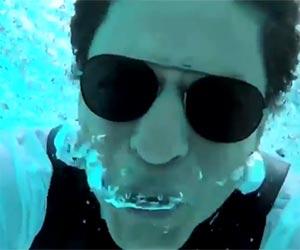 Shah Rukh Khan performs an underwater stunt for his fans
