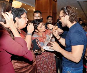 Aamir Khan is caught in a candid moment with ex-wife Reena Dutta and Kiran Rao