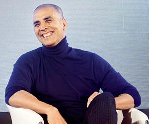Here's why Akshay Kumar is sporting a bald look