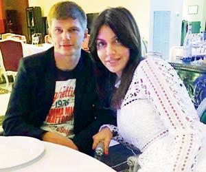 Ex-footballer Arshavin's wife Alisa kicked off flight for obstructive behaviour