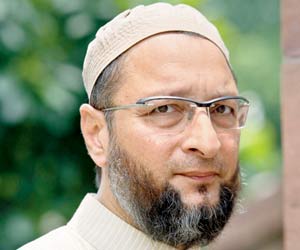 Shoe was hurled at Owaisi from the Right, hints AIMIM