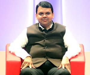 Devendra Fadnavis for expeditious implementation of 'Jalyukt' project