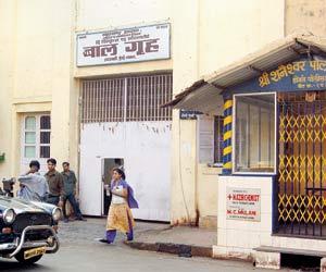 Mumbai: Teenager booked for stealing 17 bikes, parents say cops framing him