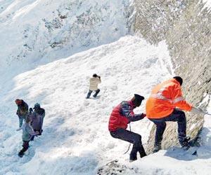 Four killed, two rescued in Jammu and Kashmir avalanche