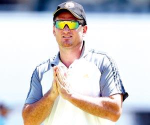 Virat Kohli's spontaneous reactions can negatively impact team: Graeme Smith