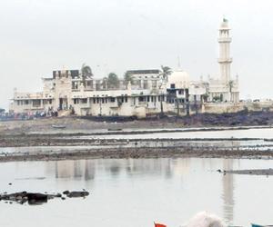 Is Haji Ali flushing human waste into Arabian Sea?