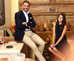 Karisma Kapoor's ex-husband Sunjay Kapur meets kids Samaira and Kiaan