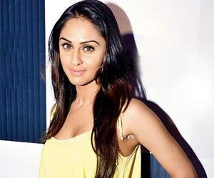 When Krystle D'Souza's mother bribed her Rs 500 to make a roti