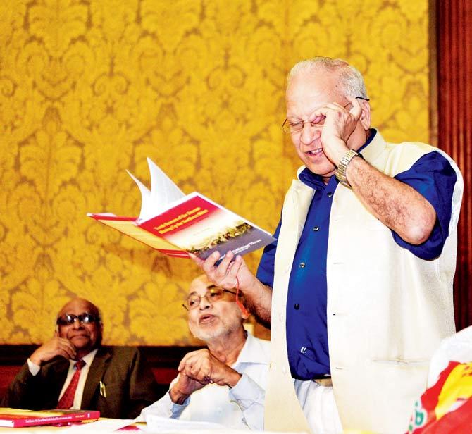 Kumar Ketkar at the book launch; also present were MD David and SG Kale, president of the Asiatic Society