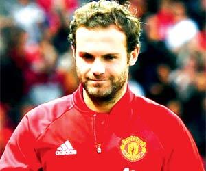 Manchester United extend Juan Mata's contract for one more year