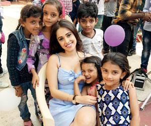 Nushrat Bharucha bonds with NGO kids on sets of Sonu Ke Titu Ki Sweety