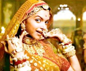 Here's what trade experts have to say about Padmavati releasing on Republic Day