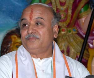 VHP leader Pravin Togadia, 38 others freed in attempt to murder case