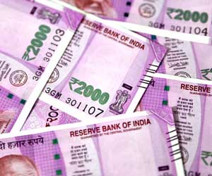 100 crore demonetised currency seized in Kanpur