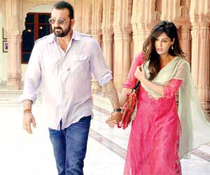 Sanjay Dutt, Chitrangda Singh shoot for Sahib Biwi Aur Gangster 3 at Madh Island