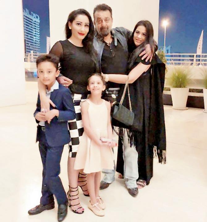 Sanjay Dutt with wife Maanayata, daughter Trishala and twins Iqra and Shahraan