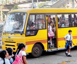 Pune locals help kids returning from picnic sail through