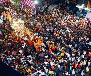 Devotees participate in the Siddhivinayak Rath Yatra in Dadar