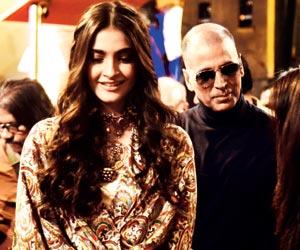 Sonam Kapoor, Akshay Kumar kickstart Padman's promotions