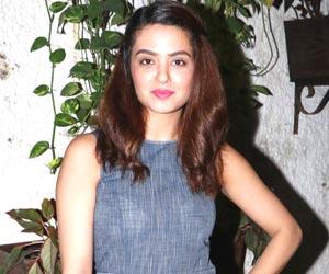 Surveen Chawla: Being married doesn't make one less sexy