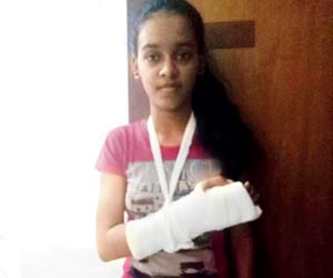 Mumbai Crime: School girl thrashed for not completing homework