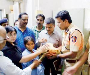 Thane Police reunite infant abducted from Civil hospital, rescue six others